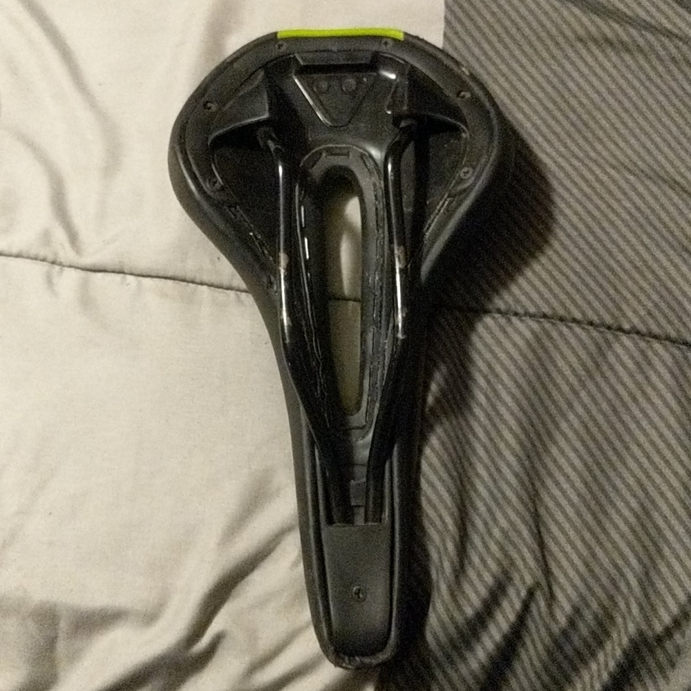 Bike seat - Picture 2 of 2